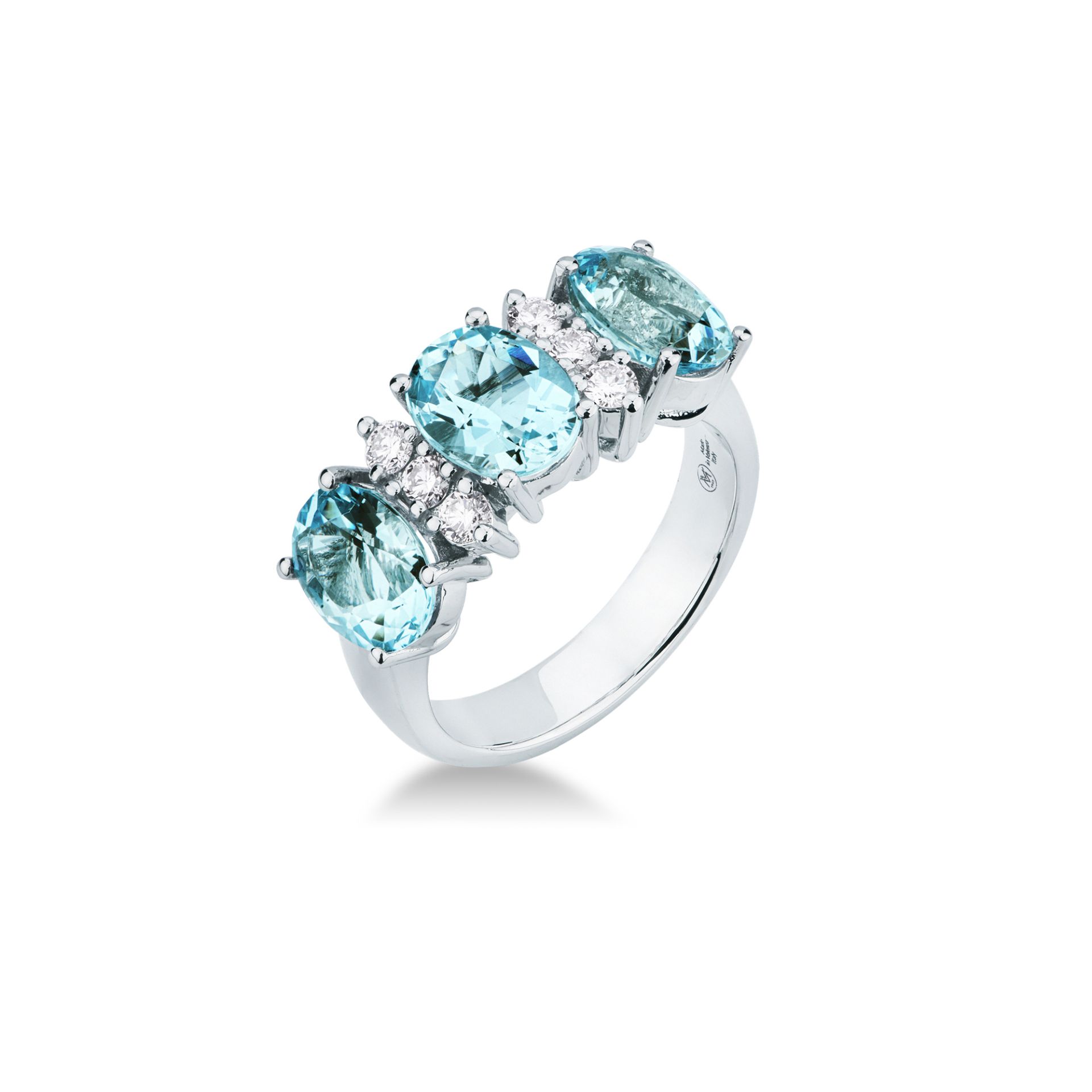 Anillo con aguamarina y diamante en oro blanco