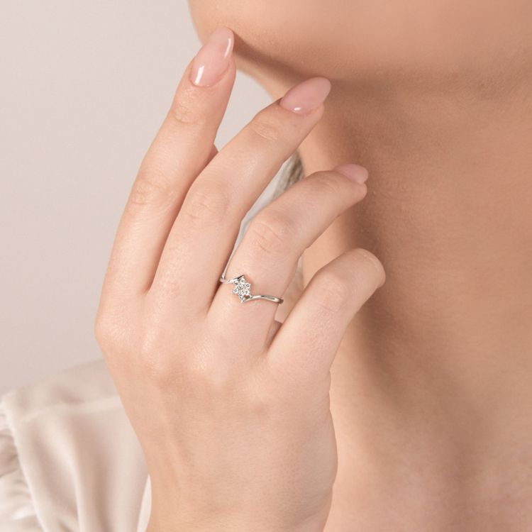 Anello con Diamante in Oro Bianco