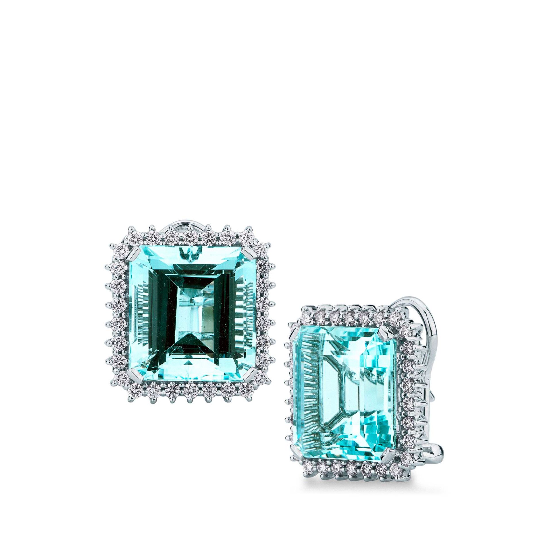 Pareja de pendientes de clip con aguamarina y diamante en oro blanco