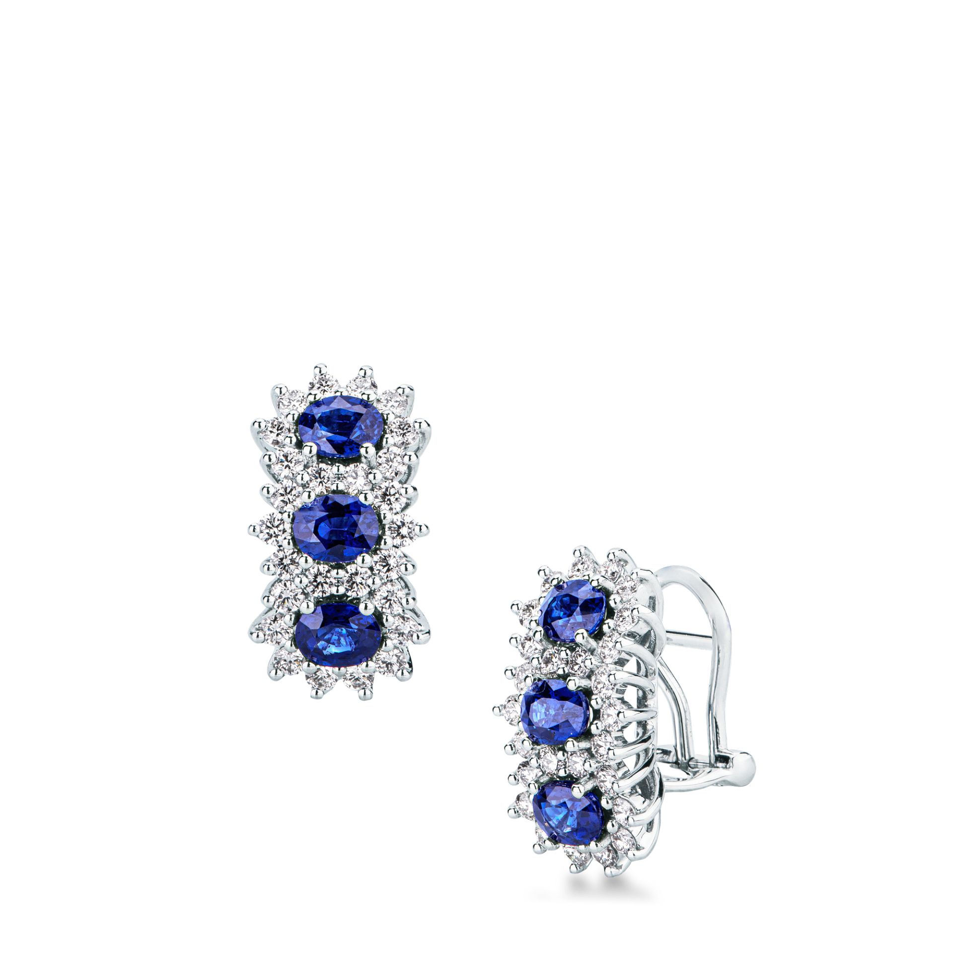 Pareja de pendientes de clip con zafiro y diamante en oro blanco